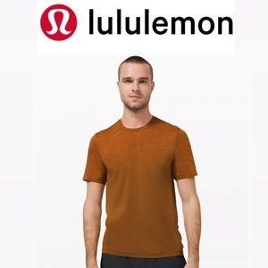 ✨NWOT✨ Lululemon Metal Vent Breathe Short Sleeve